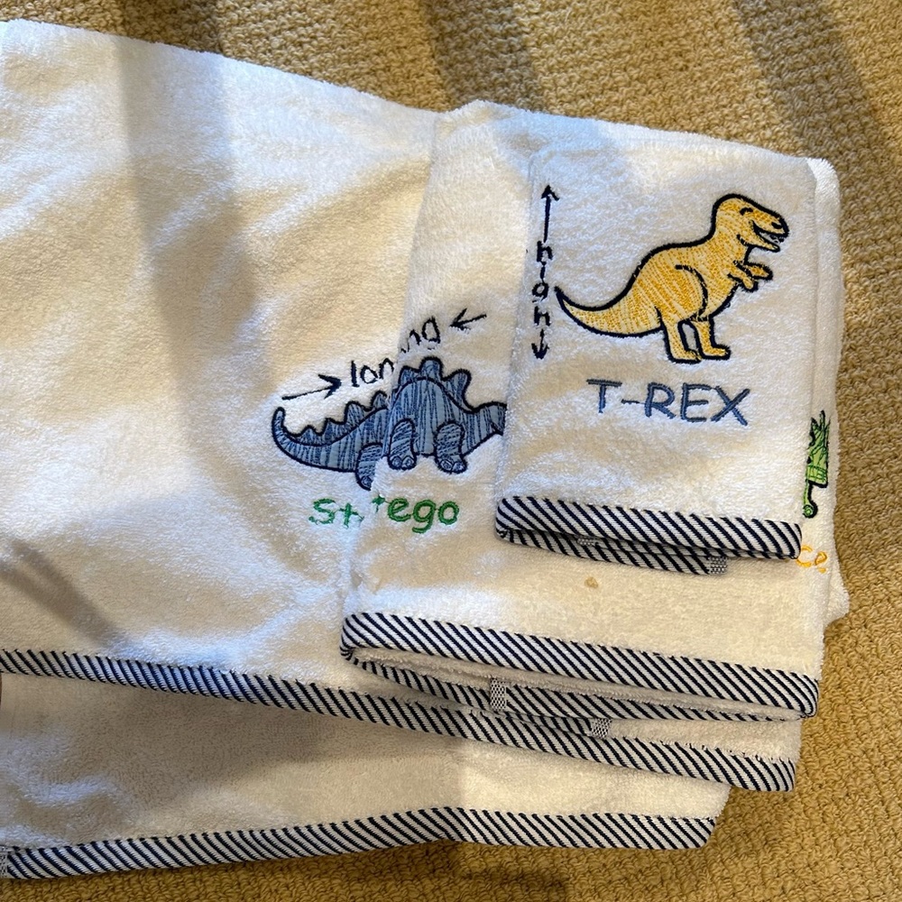 Kids Towel Set Dinosaur Pattern Bath Towel + Hand Towel + Wash Cloth New